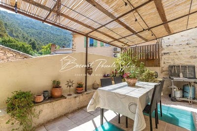 /international/fr/fontaine-de-vaucluse-provence-alpes-cote-d-azur-310100874754/?lang=fr