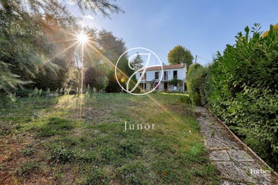/international/fr/bougival-ile-de-france-310102677682/