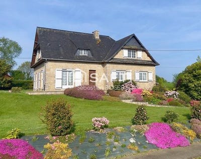 /international/fr/saint-georges-buttavent-pays-de-la-loire-310099043089/