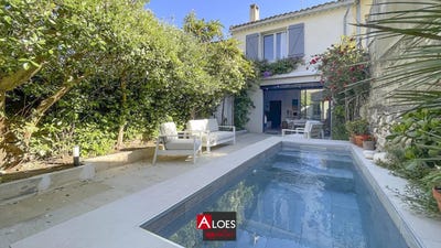 /international/fr/aigues-mortes-languedoc-roussillon-310108329401/