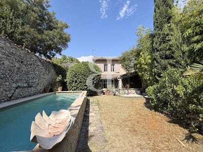 /international/fr/robion-provence-alpes-cote-d-azur-310109940860/