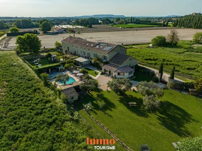 /international/fr/roquemaure-languedoc-roussillon-310108633834/?lang=th
