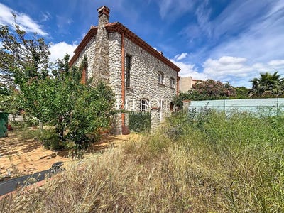 /international/fr/perpignan-languedoc-roussillon-310108375923/