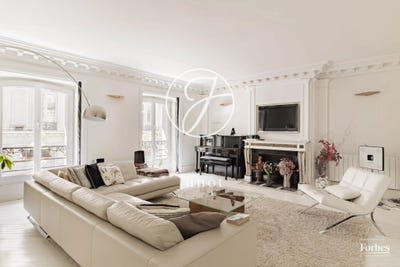 /international/fr/paris-8eme-ile-de-france-310108645585/