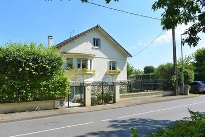 /international/fr/combs-la-ville-ile-de-france-310099467373/