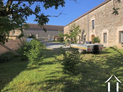 /international/fr/montceau-et-echarnant-burgundy-310119394691/