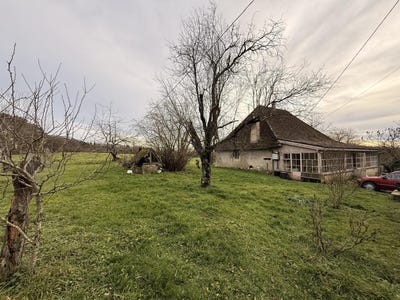 /international/fr/montignac-de-lauzun-aquitaine-310105008941/