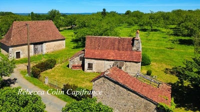 /international/fr/limeyrat-aquitaine-310108633375/