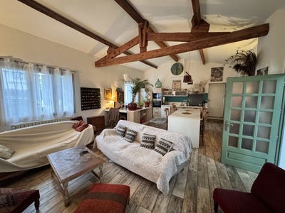 /international/fr/pezenas-languedoc-roussillon-310108316973/