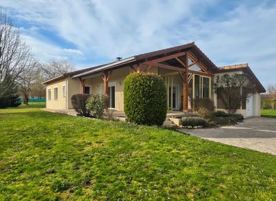 /international/fr/montrejeau-midi-pyrenees-310107970641/