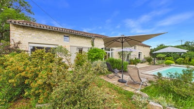 /international/fr/esclauzels-midi-pyrenees-310108921769/