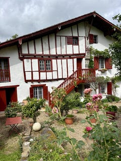/international/fr/cambo-les-bains-aquitaine-310103312572/