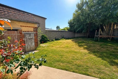 /international/fr/beaumont-sur-deme-pays-de-la-loire-310108793834/