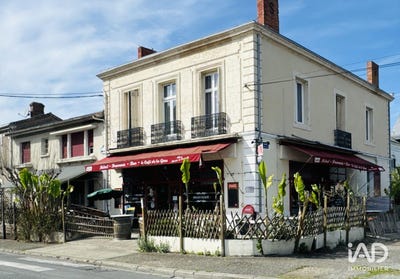 /international/fr/sainte-foy-la-grande-aquitaine-310104181295/