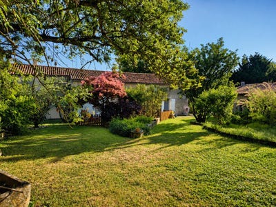 /international/fr/besse-charente-310108369495/