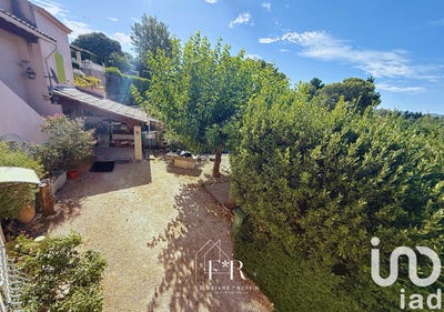 /international/fr/eyragues-provence-alpes-cote-d-azur-310101157221/