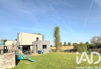 /international/fr/montfort-sur-meu-brittany-310106966271/