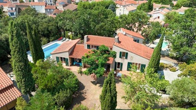 /international/fr/laroque-des-alberes-languedoc-roussillon-310109858388/