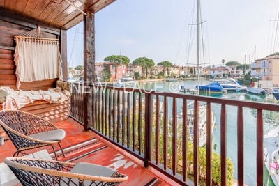 /international/fr/grimaud-provence-alpes-cote-d-azur-310107979629/