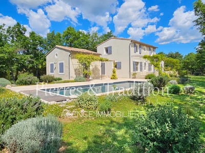 /international/fr/caseneuve-provence-alpes-cote-d-azur-310108974499/