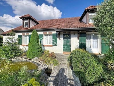 /international/fr/fay-aux-loges-centre-val-de-loire-310108055856/