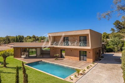 /international/fr/saint-raphael-provence-alpes-cote-d-azur-310101418907/?lang=en
