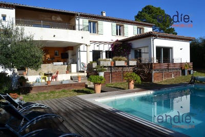 /international/fr/la-garde-freinet-provence-alpes-cote-d-azur-310110419169/