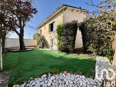 /international/fr/bressuire-charente-310098536447/