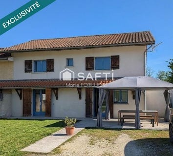/international/fr/saint-vivien-de-blaye-aquitaine-310108459692/