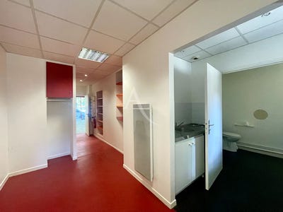 /international/fr/clermont-ferrand-auvergne-310105538279/