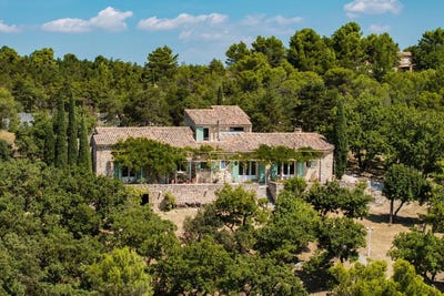 /international/fr/gordes-provence-alpes-cote-d-azur-310120032197/