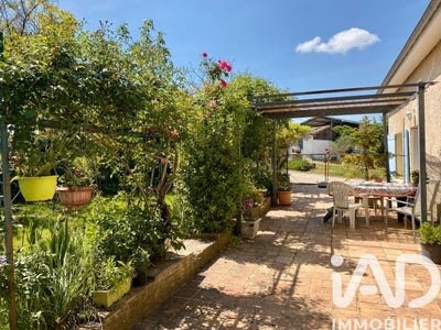 /international/fr/castelmoron-sur-lot-aquitaine-310108307369/