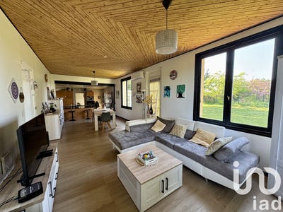 /international/fr/cavignac-aquitaine-310098796817/
