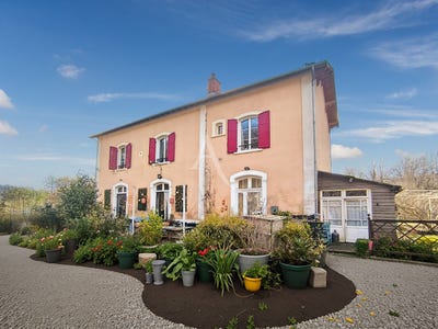 /international/fr/villefranche-du-perigord-aquitaine-310106416457/