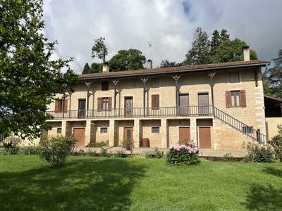/international/fr/tournus-burgundy-310108008028/