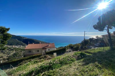 /international/fr/eze-provence-alpes-cote-d-azur-310100739255/