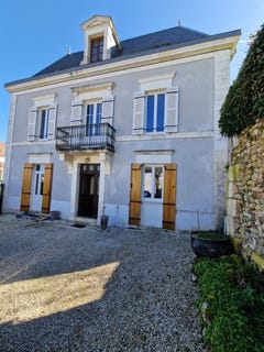 /international/fr/saint-pierre-de-chignac-aquitaine-310098445293/