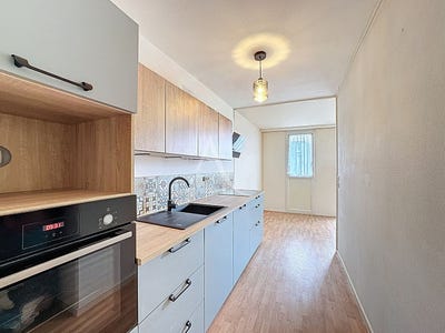 /international/fr/trelaze-pays-de-la-loire-310107360392/