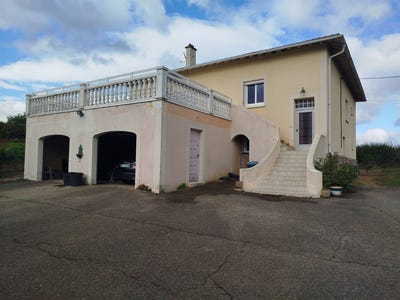 /international/fr/charnay-les-macon-burgundy-310100442673/