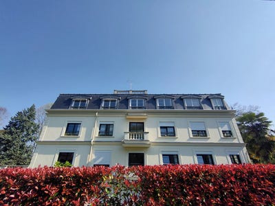 /international/fr/louveciennes-ile-de-france-310100458806/