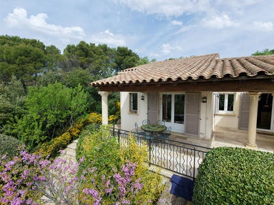 /international/fr/venasque-provence-alpes-cote-d-azur-310107640198/
