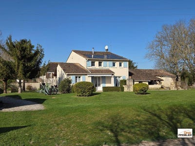 /international/fr/la-couronne-charente-310107625935/