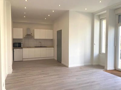 /international/fr/perigueux-aquitaine-310107886899/