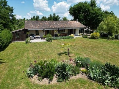 /international/fr/la-roche-chalais-aquitaine-120096495001/?lang=en