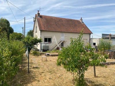 /international/fr/les-allees-de-checy-checy-centre-val-de-loire-310109307087/
