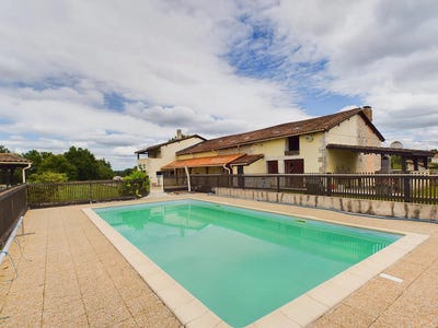 /international/fr/saint-vincent-de-connezac-aquitaine-310104420682/