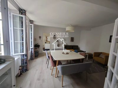 /international/fr/saint-julien-du-sault-burgundy-310100238103/