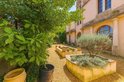 /international/fr/confolens-charente-310107678674/