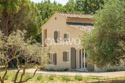 /international/fr/lourmarin-provence-alpes-cote-d-azur-310100732742/