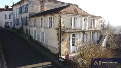 /international/fr/montmoreau-charente-310108466030/